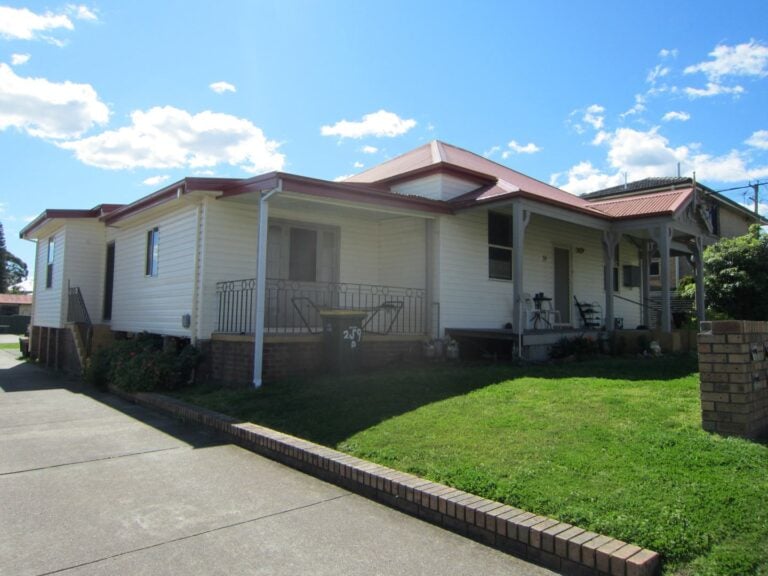 George St East Maitland NSW - Vinyl Wall Cladding Projects - Forever Boards
